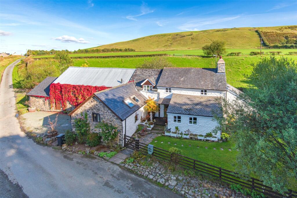 House in Llanllugan, Dwyriw