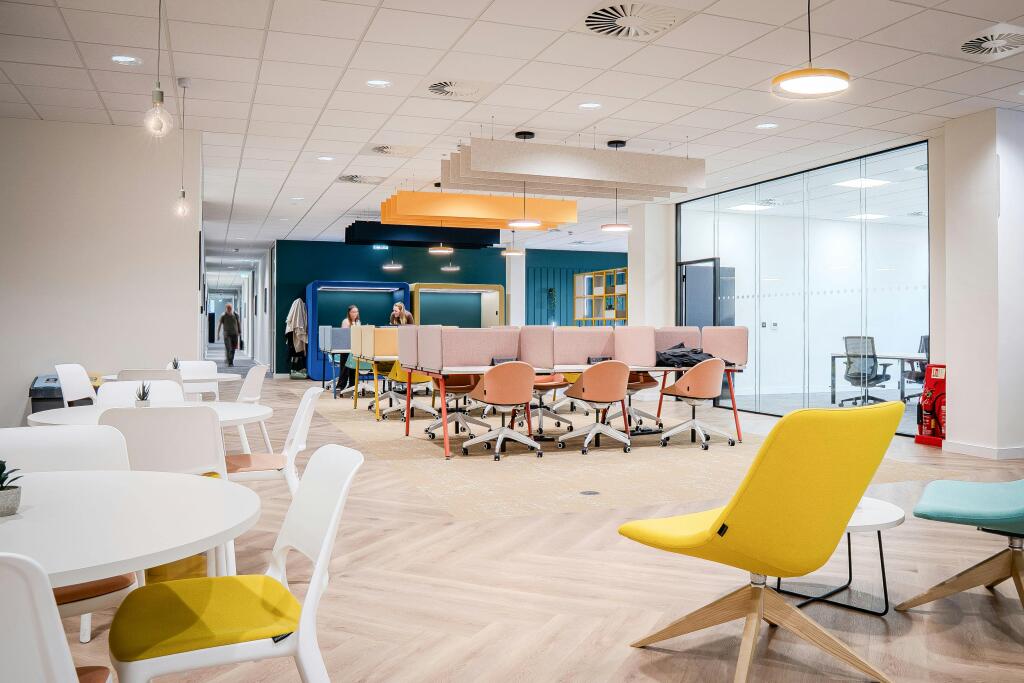 Co-Working 2-HDR.jpg
