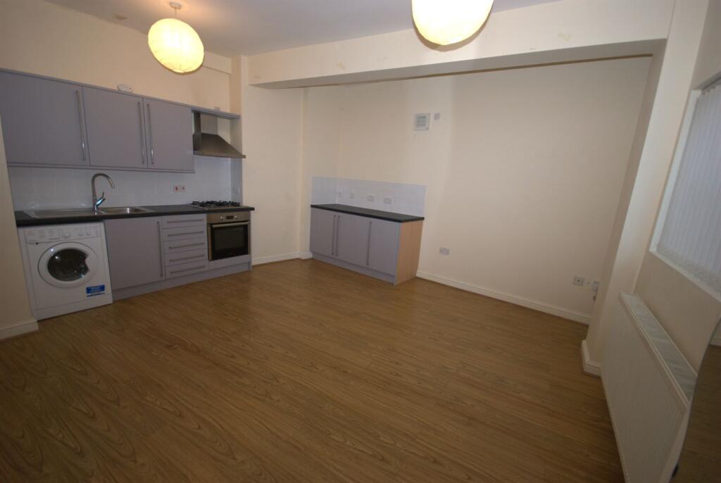 House in Rugby, New Bilton - View 4