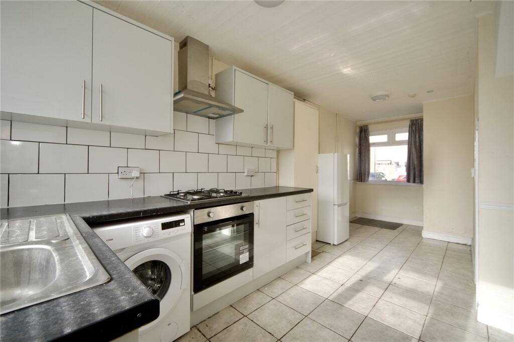 House in Ilford - More