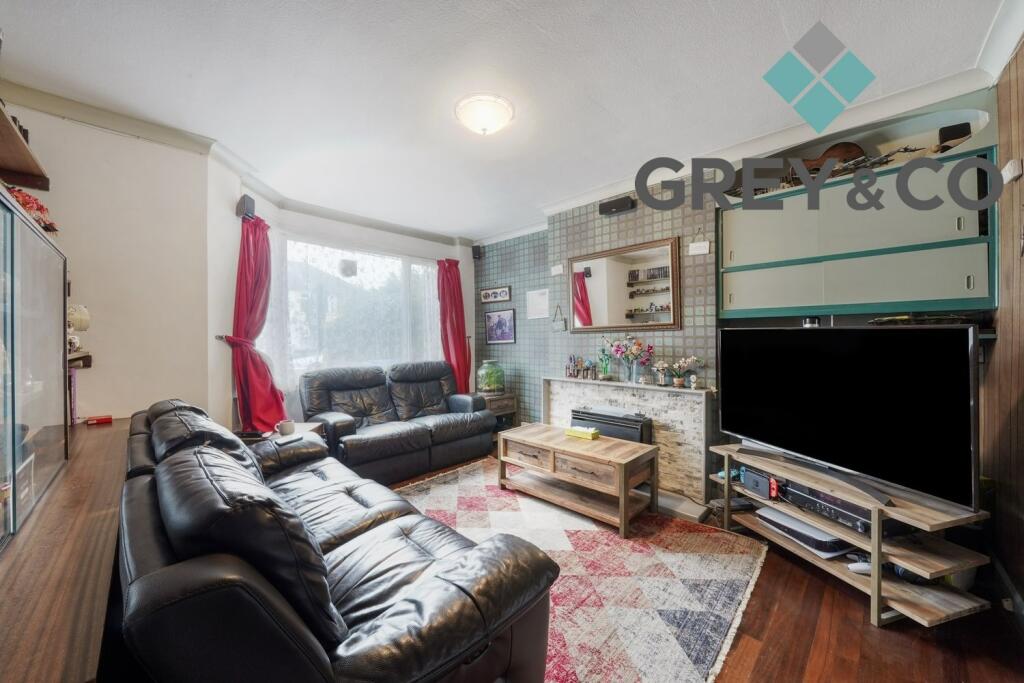 Station Crescent Wembley HA0 2LB photo 3