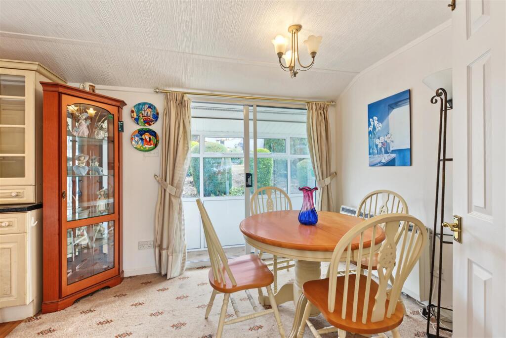 House in Nottingham, Killarney Park, Bestwood Village - View 5