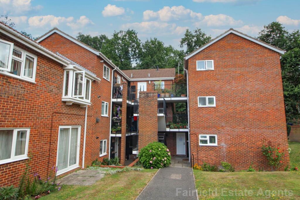 Apartment in Watford - View 5
