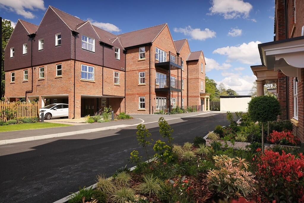 Apartment in Slough - View 5