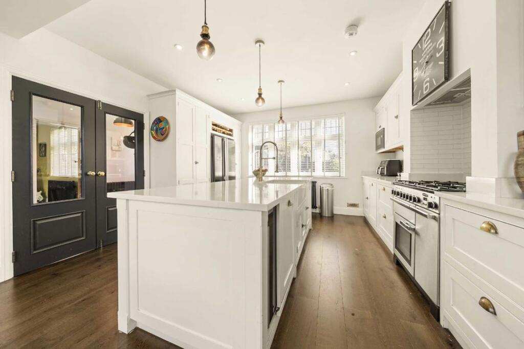 House in London - View 2