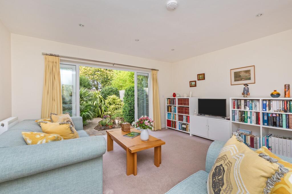 Beechlands Close, East Preston, BN16 photo 2