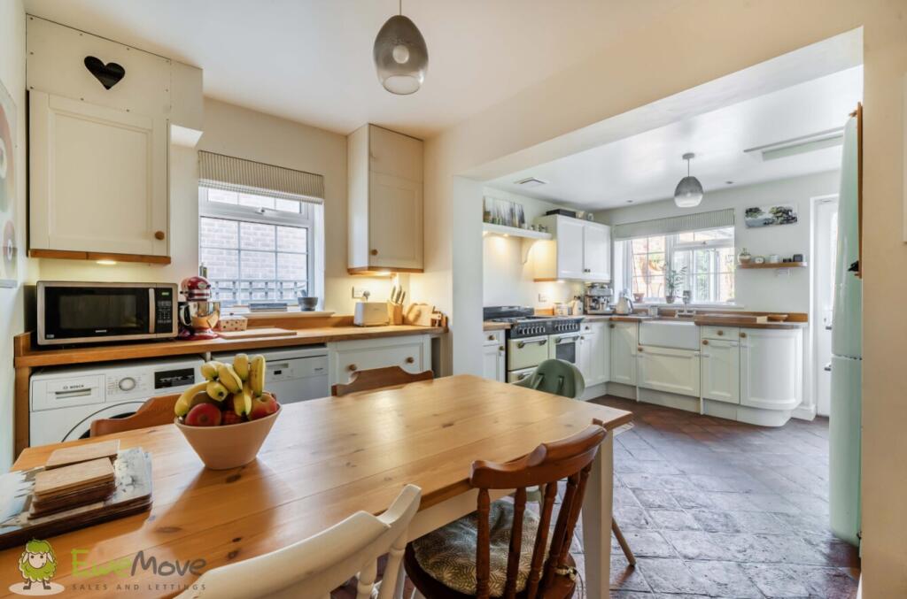 House in Basingstoke and Deane, Tadley - View 5