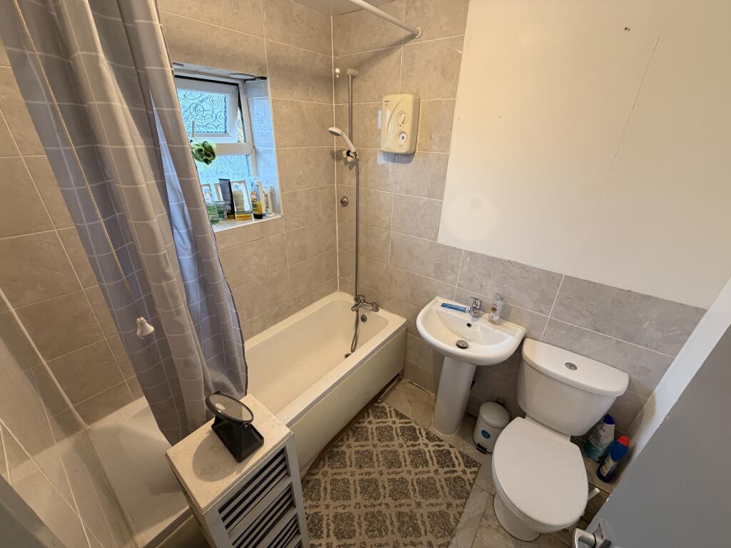 Apartment in Northampton, Kingsthorpe - More