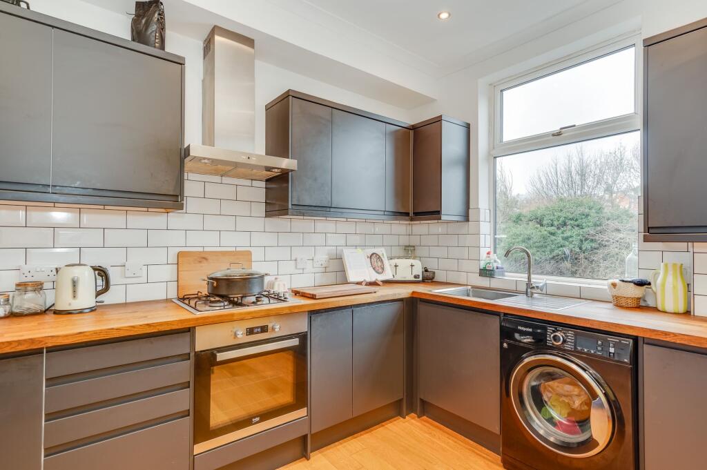 House in Sheffield, Heeley Bottom, Meersbrook - More