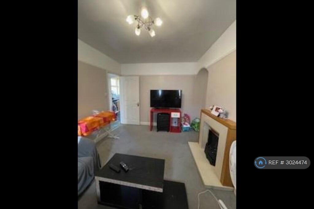 House in London, Benhilton - View 5