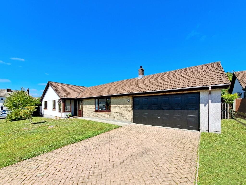 4-bed house on Penhole Close, Coads Green, Launceston, Cornwall, £420,000
