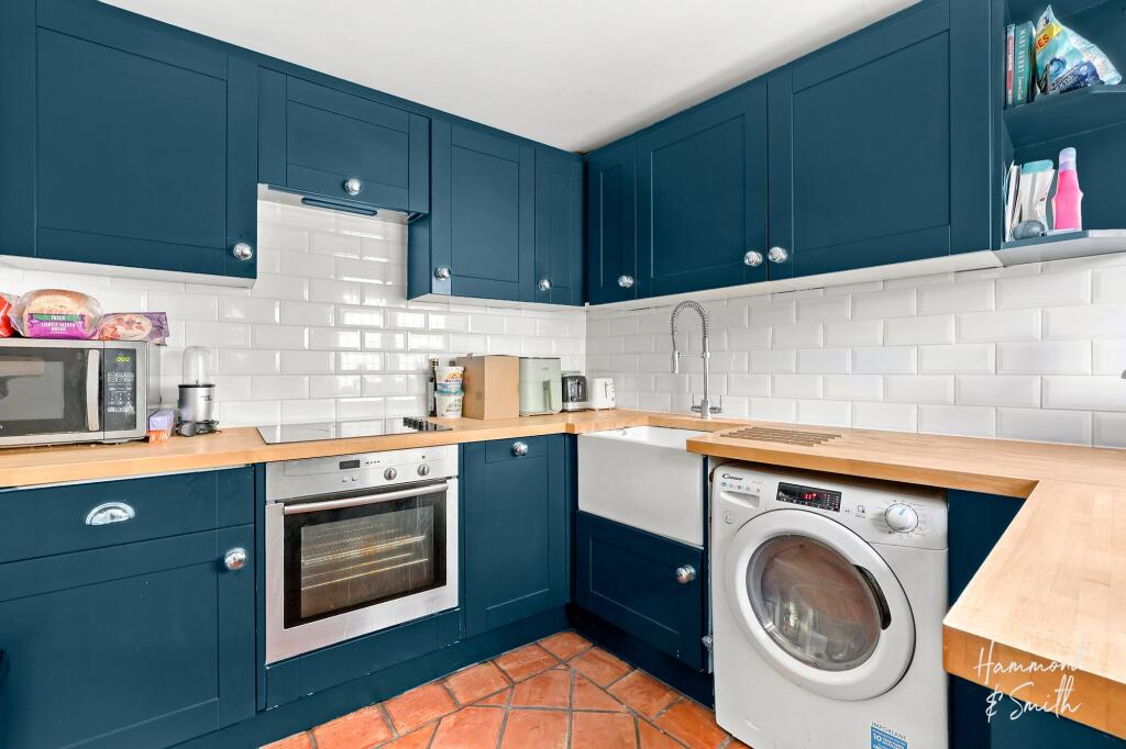 House in Epping Forest, Ongar - More