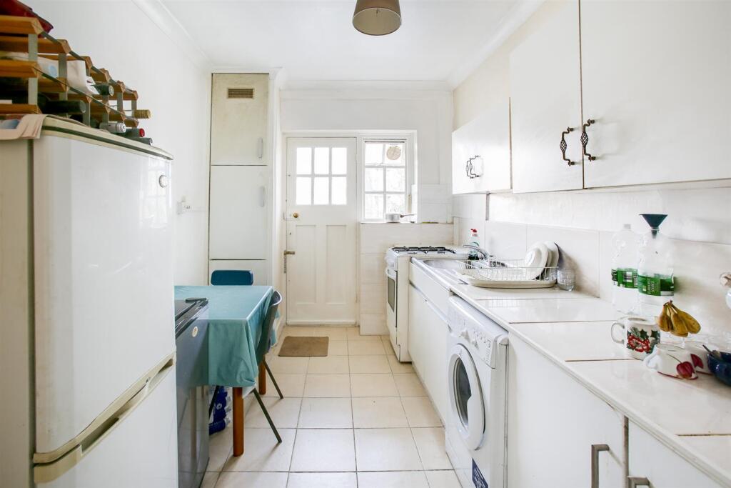 Apartment in London - View 4