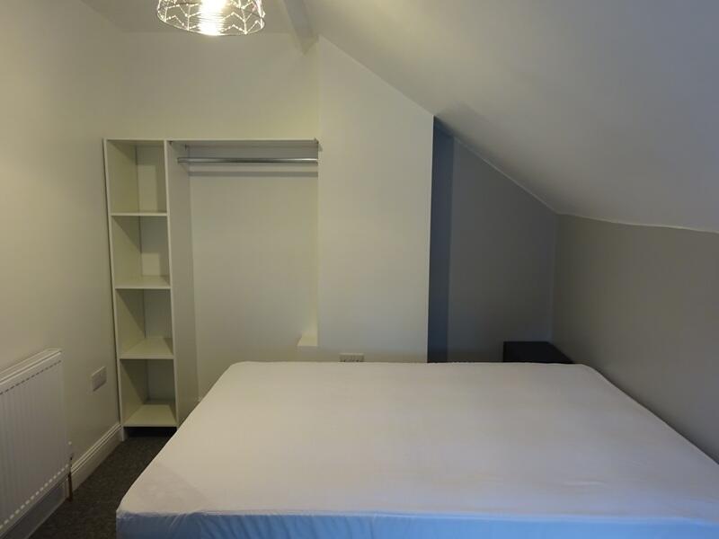 Main image of property: ENSUITE ROOM Monks Road, Lincoln, Lincolnshire, LN2