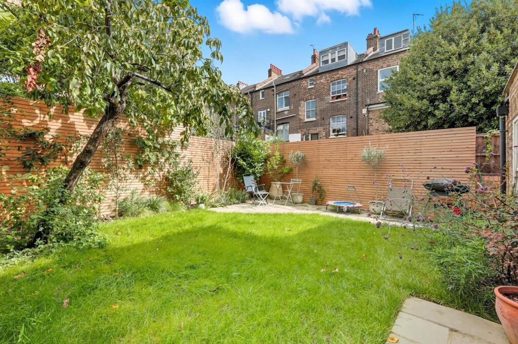 Apartment in London - View 4