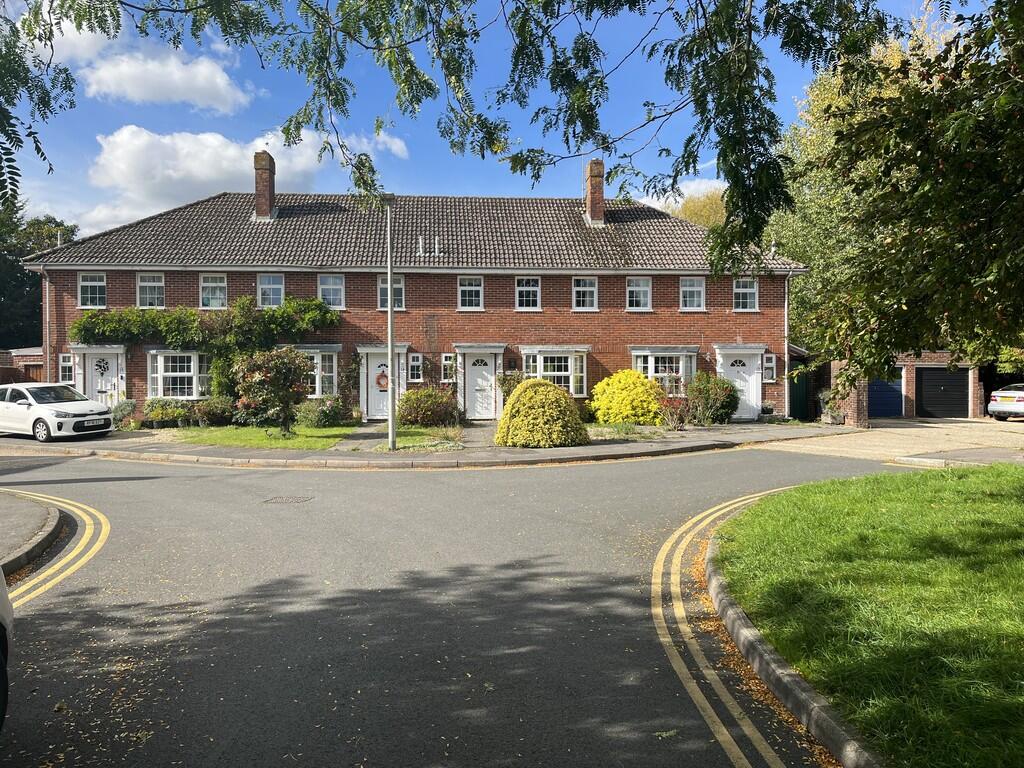 3-bed terraced on Canal Walk, Hungerford, £450,000