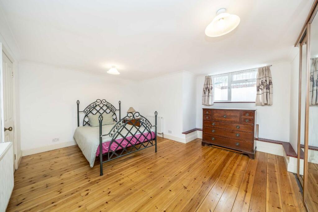 Apartment in London, Finchley - More