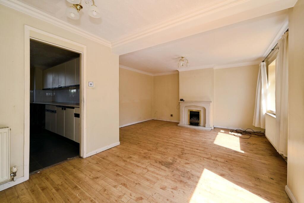 House in Reading, Shinfield - More