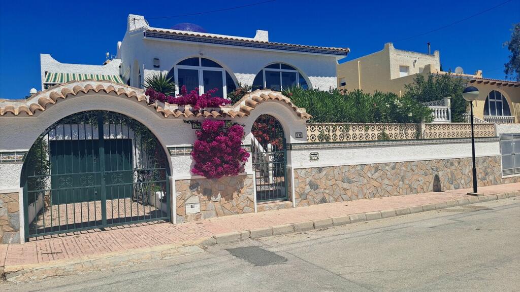 Main image of property: Valencia, Alicante, Villamartin