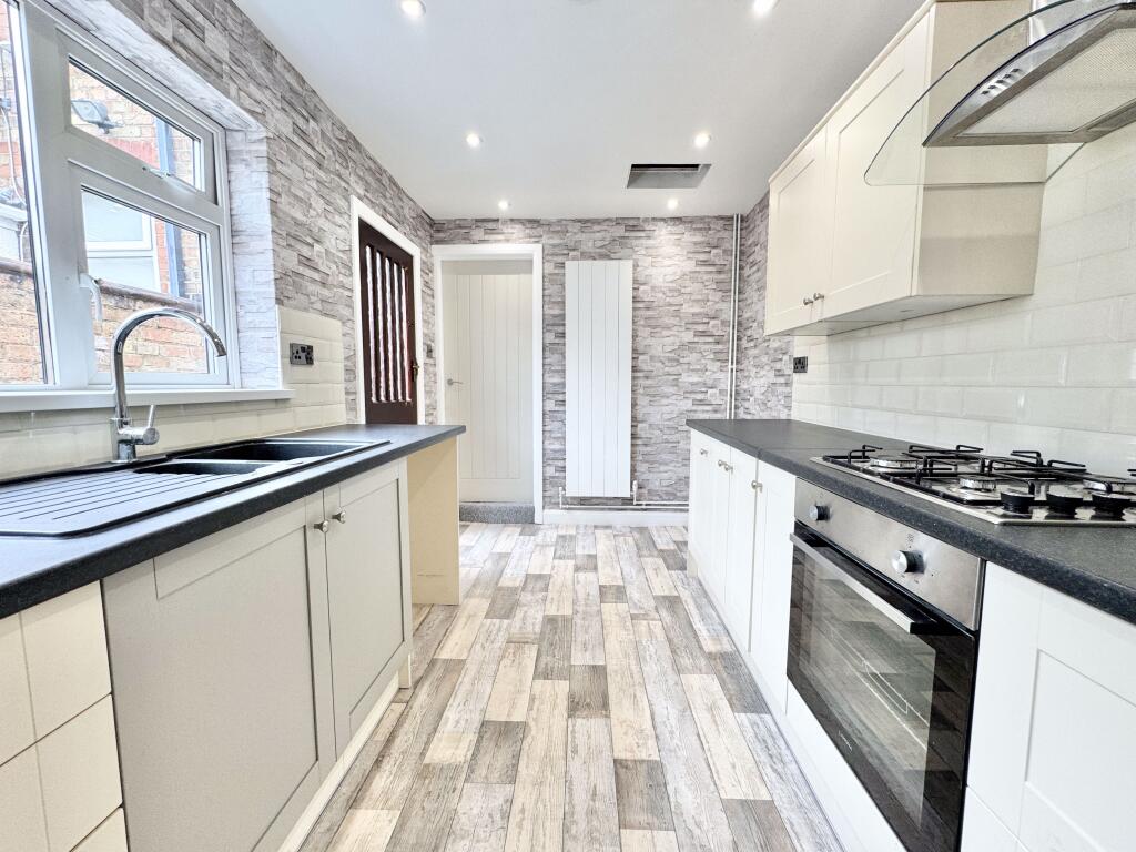 House in Grimsby, New Clee - View 4