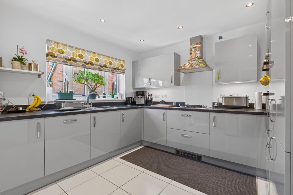House in Kettering, Leisure Village - View 3