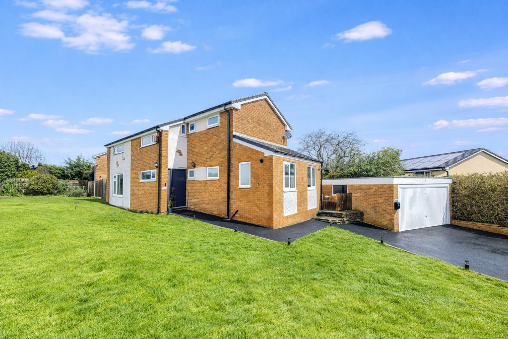 Main image of property: Henley Avenue, Dewsbury