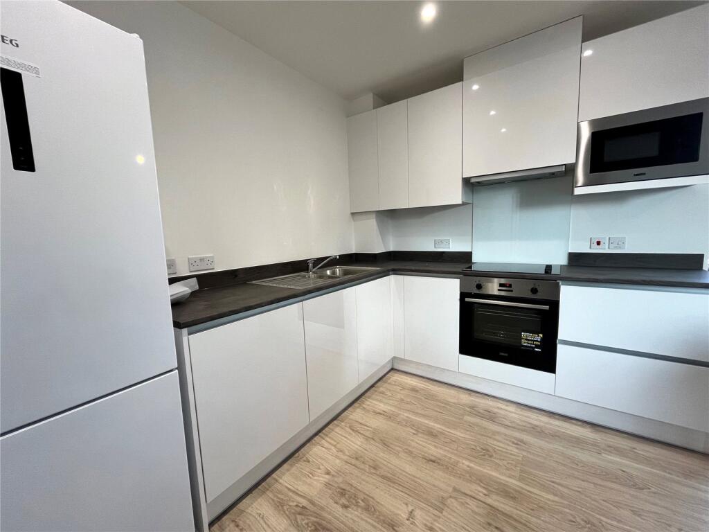 Apartment in Birmingham, West Midlands - View 3