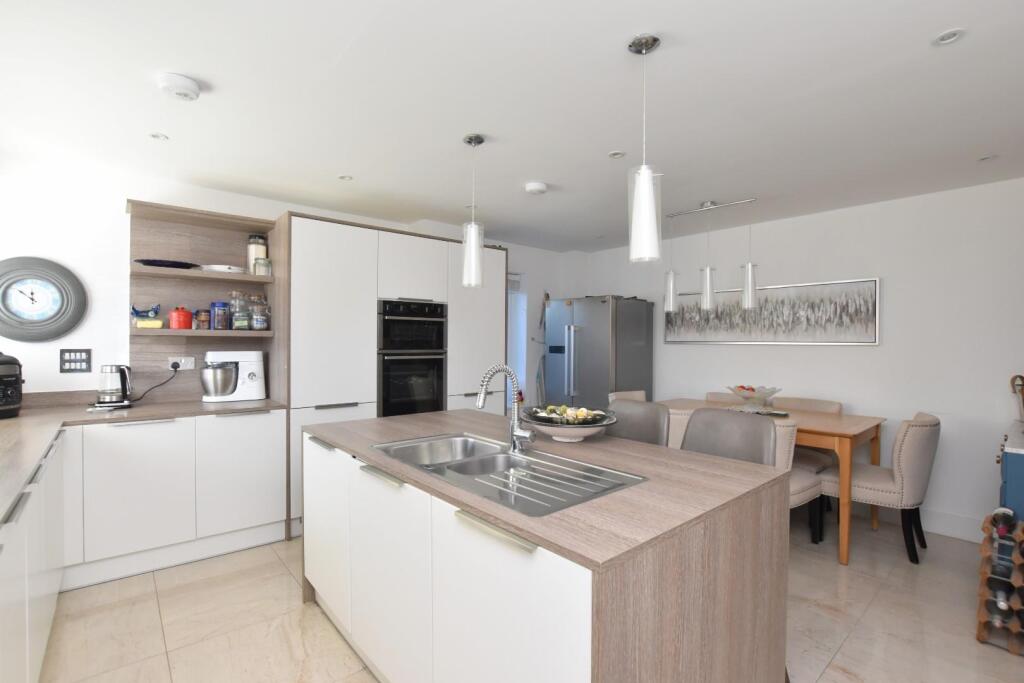 House in Tonbridge - More