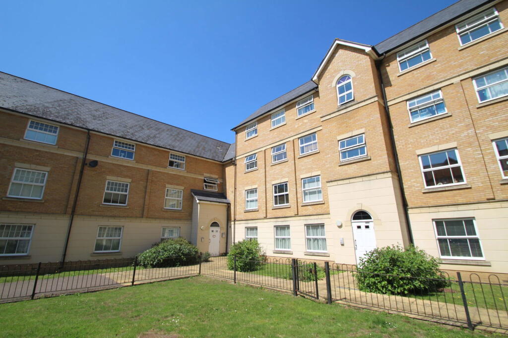 Main image of property: Malyon Close, Braintree, Essex, CM7 2QY