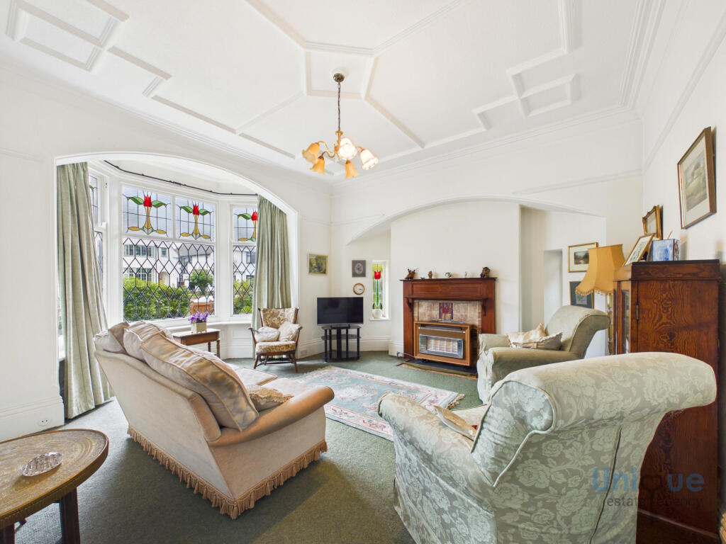 Queens Road,  Lytham St. Annes, FY8 photo 2