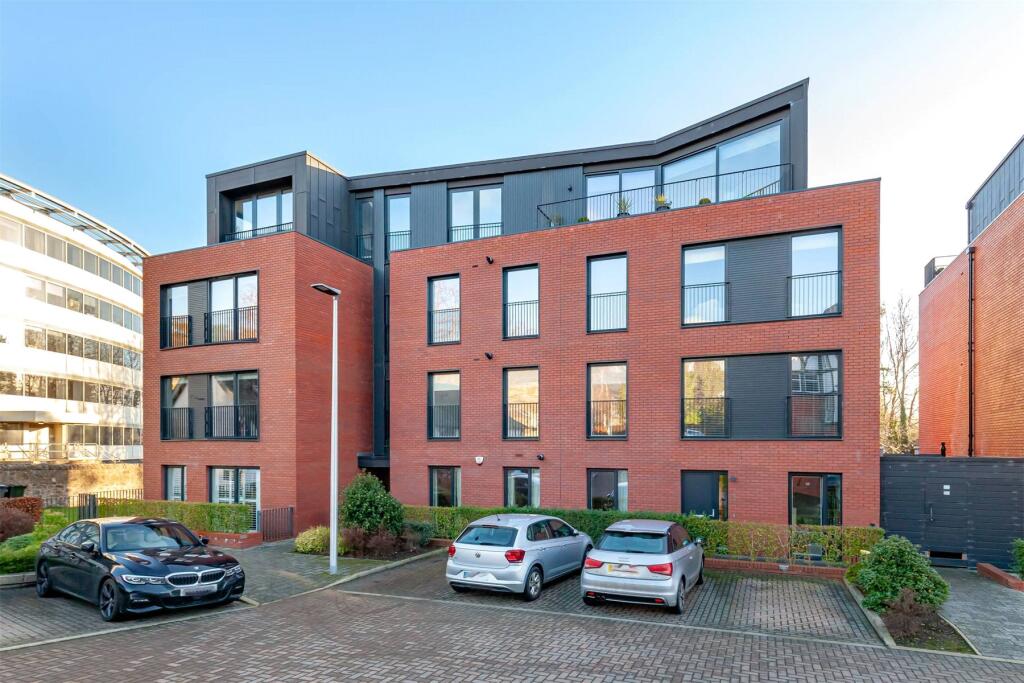 Main image of property: Cruickshank Gardens, Corstorphine, Edinburgh, EH12