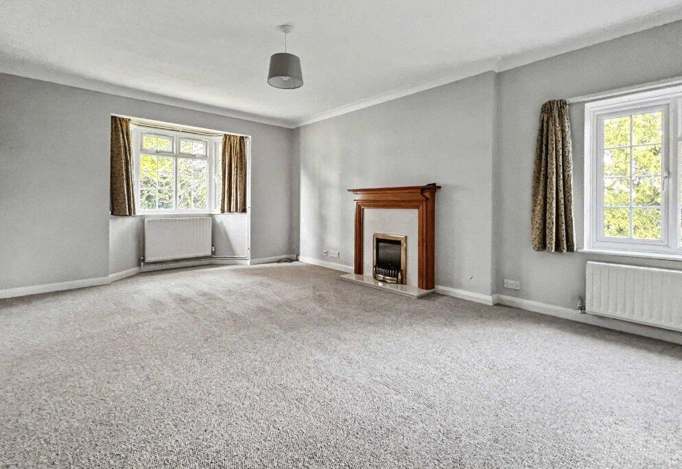 Apartment in Waverley, Farnham - View 2