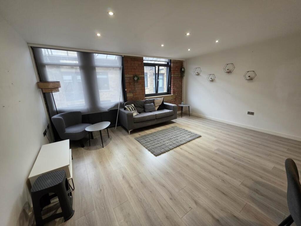 Apartment in Bradford - View 3