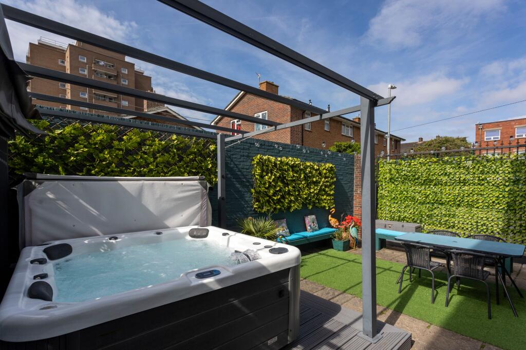 House in Brighton - View 3