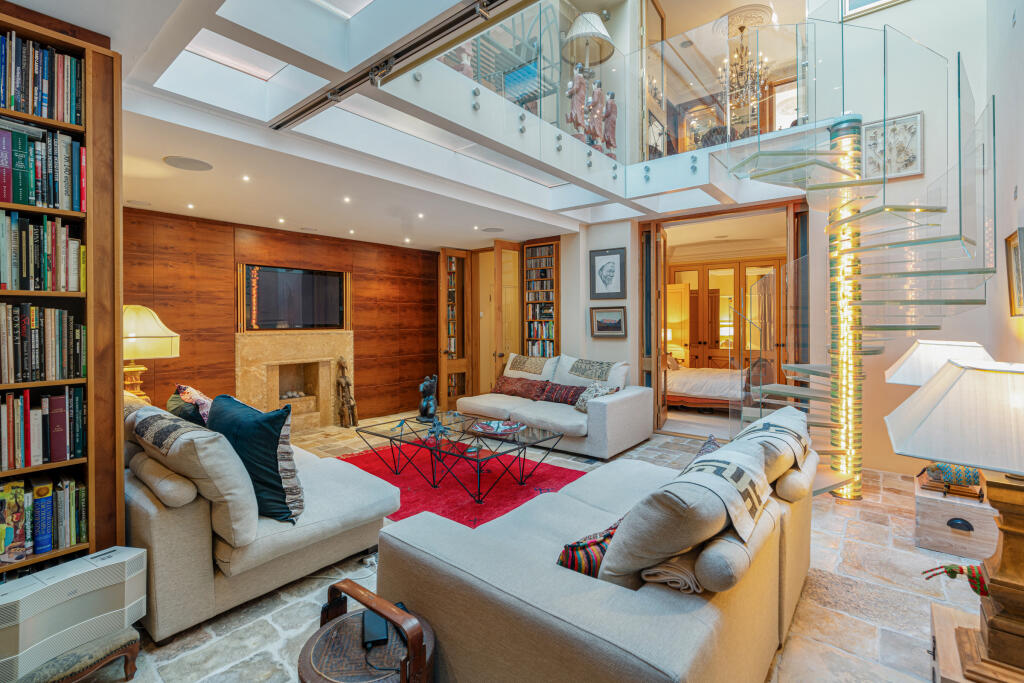 3-bed flat on Hyde Park Square, Hyde Park, London, W2, £6,950,000