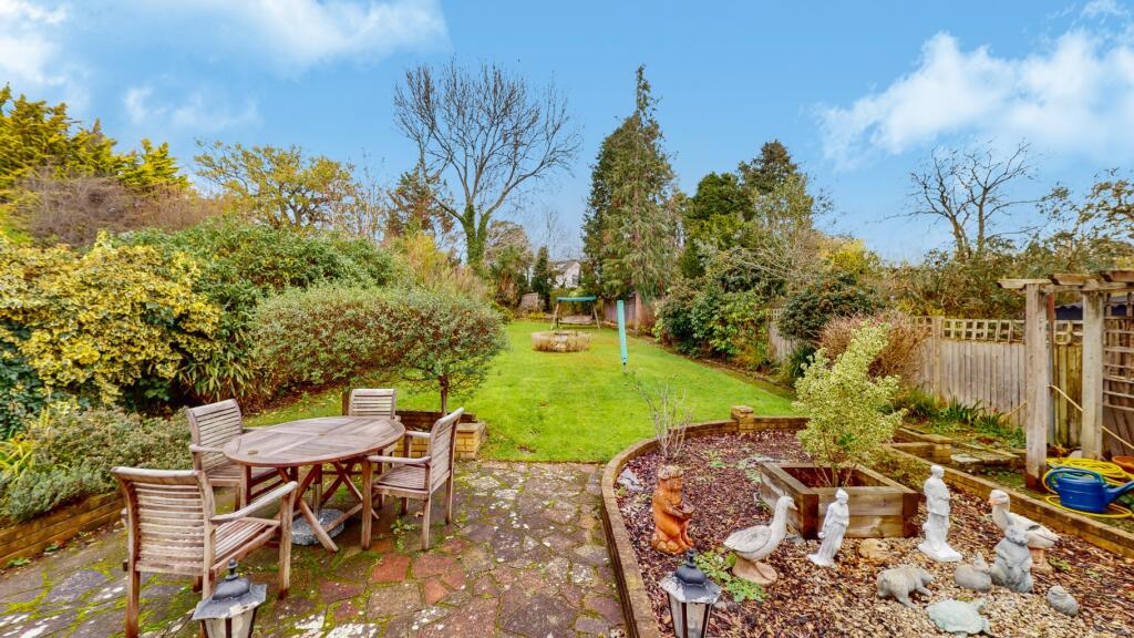 Cuckoo Hill Road, Pinner photo 3