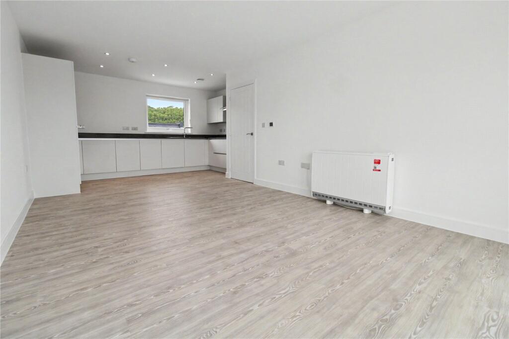 Apartment in Dartford - View 3