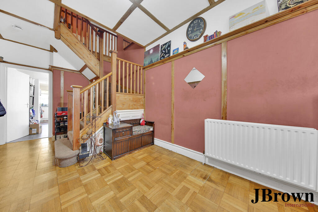 House in Croydon - View 4