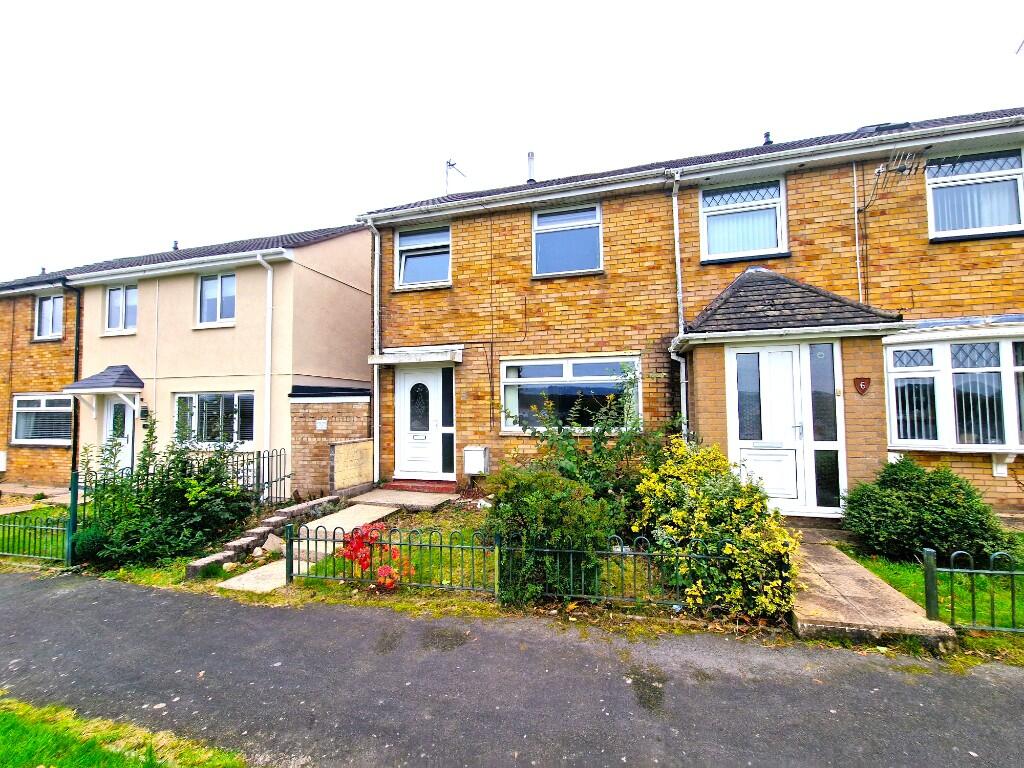 2-bed terraced on Coedcae Walk, Blackwood, Caerphilly (County of), NP12, £150,000