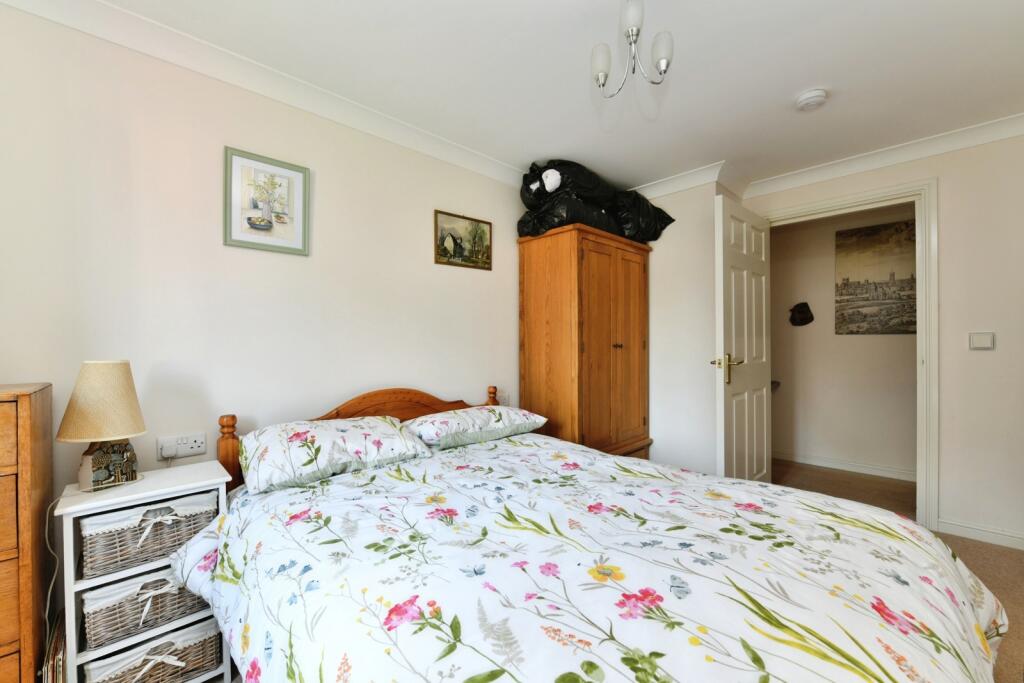 Apartment in Wells, Somerset - View 5