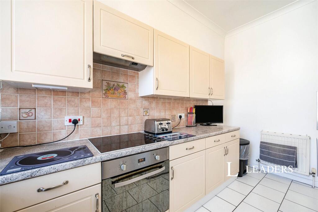 Apartment in Portsmouth - More