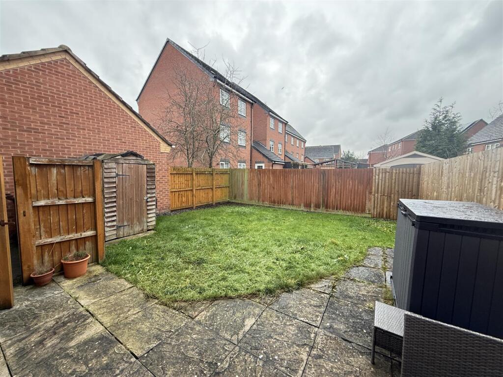 Hevea Road, Burton-On-Trent photo 2