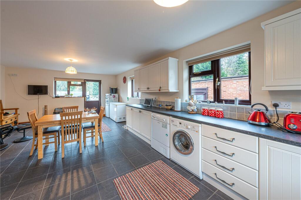 House in North Warwickshire, Nether Whitacre CP - More
