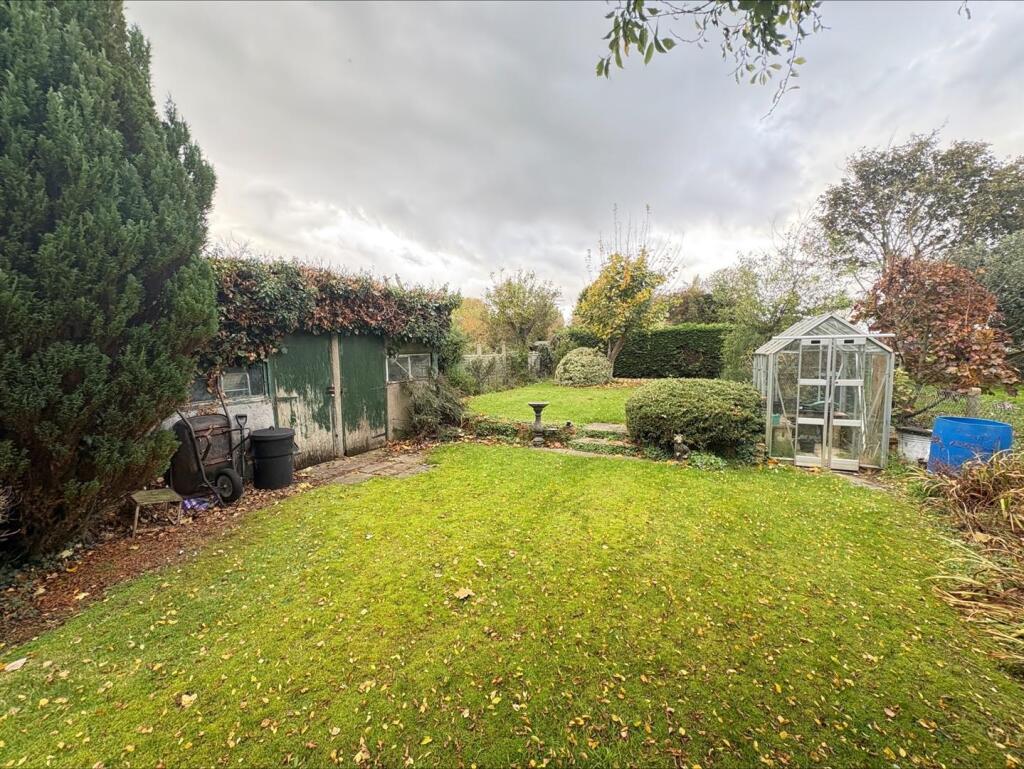 2-bed bungalow on Keeling Street, North Somercotes, £230,000