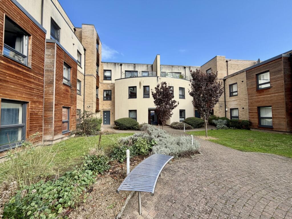 Main image of property: 5 Park Square, Brookside, Huntingdon, Cambridgeshire. PE29 1HX