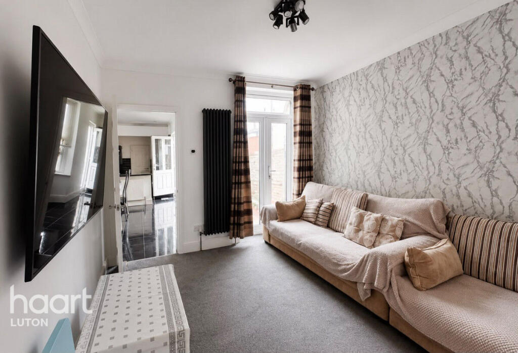 House in Luton, Bury Park - View 5
