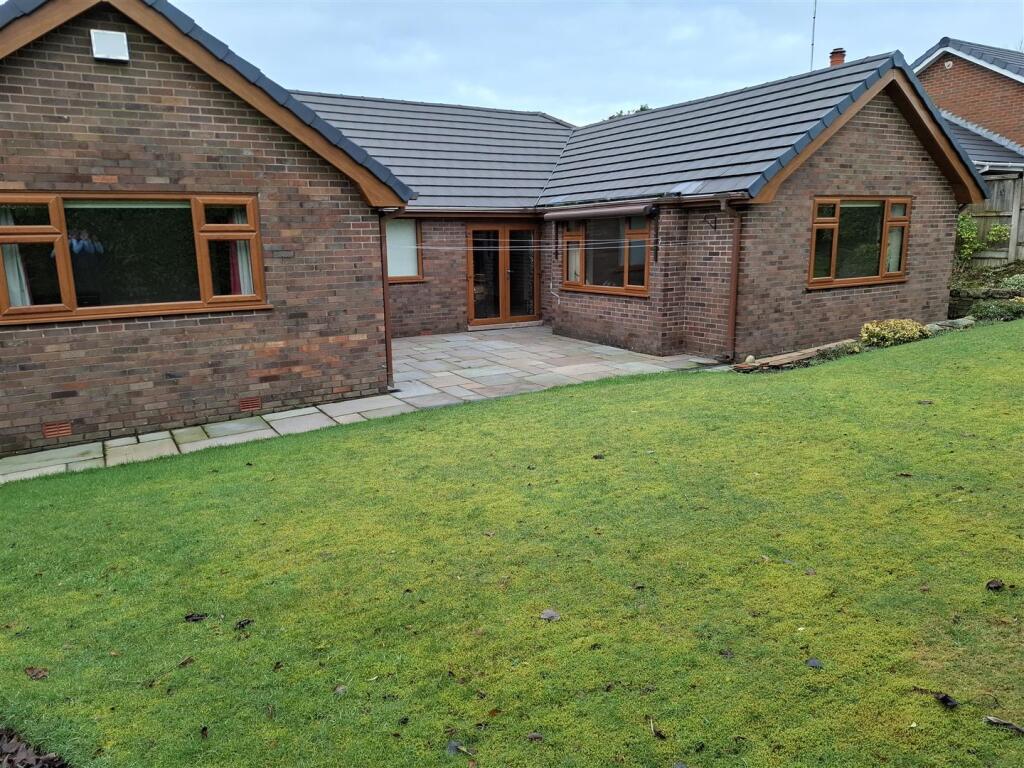 Birchall Close, Leek photo 2