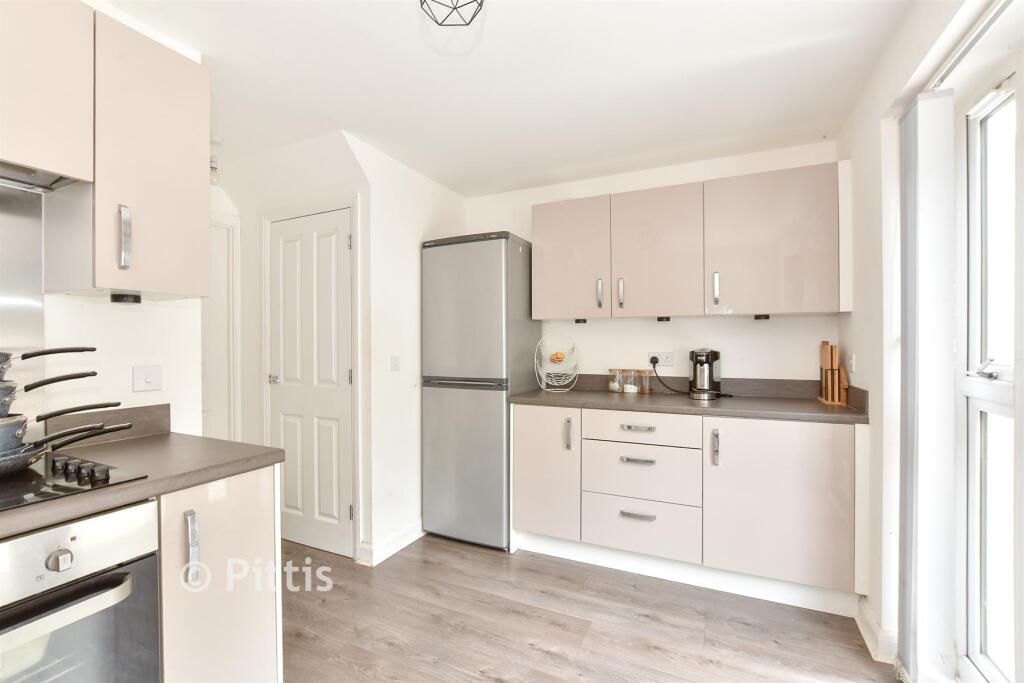 House in Newport, Pan Meadows - More
