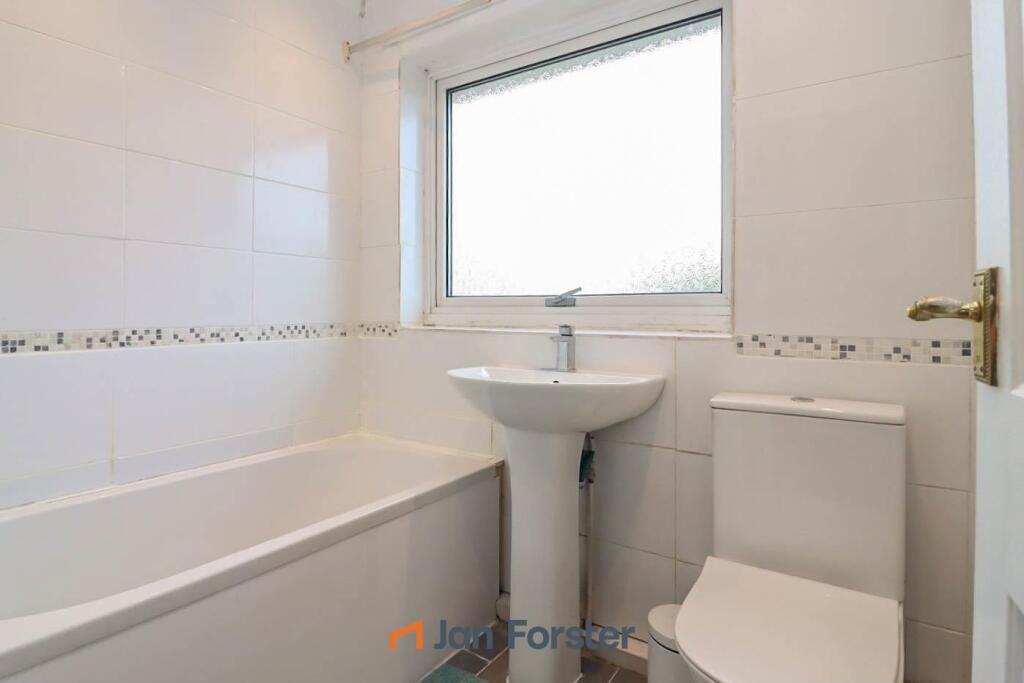 House in Newcastle upon Tyne, Tyne and Wear - View 5