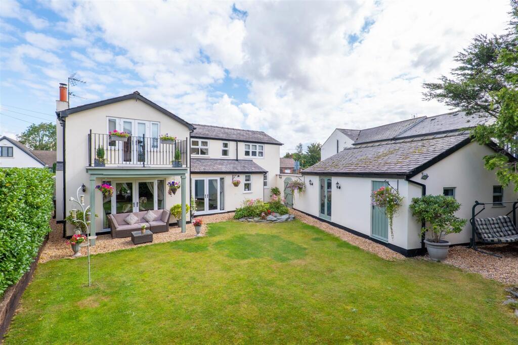 Main image of property: The Gravel, Mere Brow, Preston